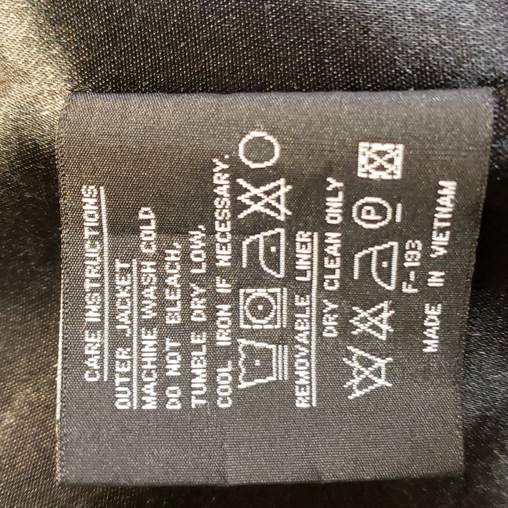 16P Fleet street black trench coat.  D34 - Picture 10 of 15
